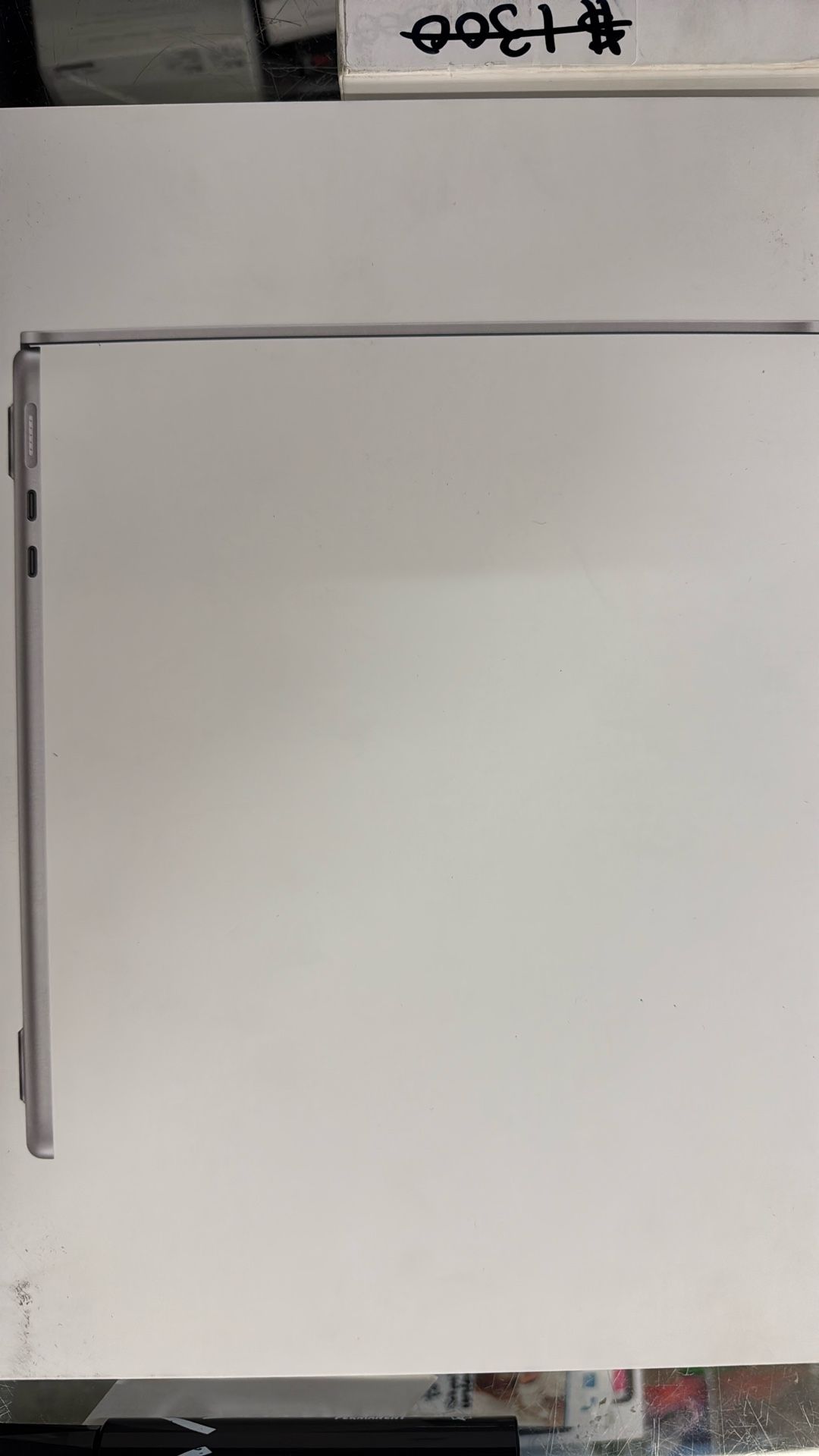 MACBOOK AIR 13-INCH WITH APPLE M3 CHIP