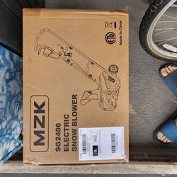 MZK SG2406 Electric Snow Blower - New in Box!