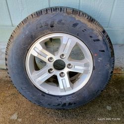 16" Kia Sorento Alloy Wheel & Michelin P245/70R16 Tire - Full Size Spare