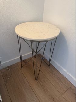 Marble Top Accent Table / End Table with Brass Base