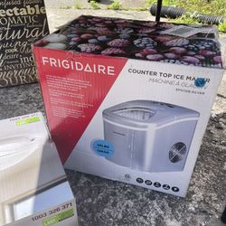 Fridgid Aire Ice Maker 