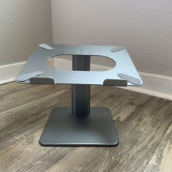 Besign Height Adjustable Laptop Stand. Excellent Condition 