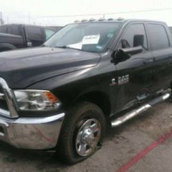 11-18 dodge ram 6.7 Cummins diesel engine $5,400 obo turbo $1200, differential $1800 transfer case $1500. 22x14 wheels need tires $1,200 Extreme autop