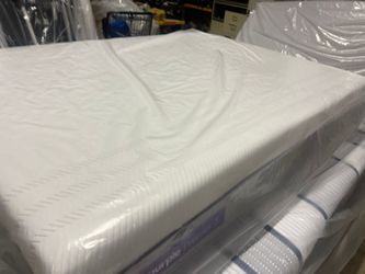 💥 STORE CLOSIGN 💥 Queen mattress premier 3 $989
