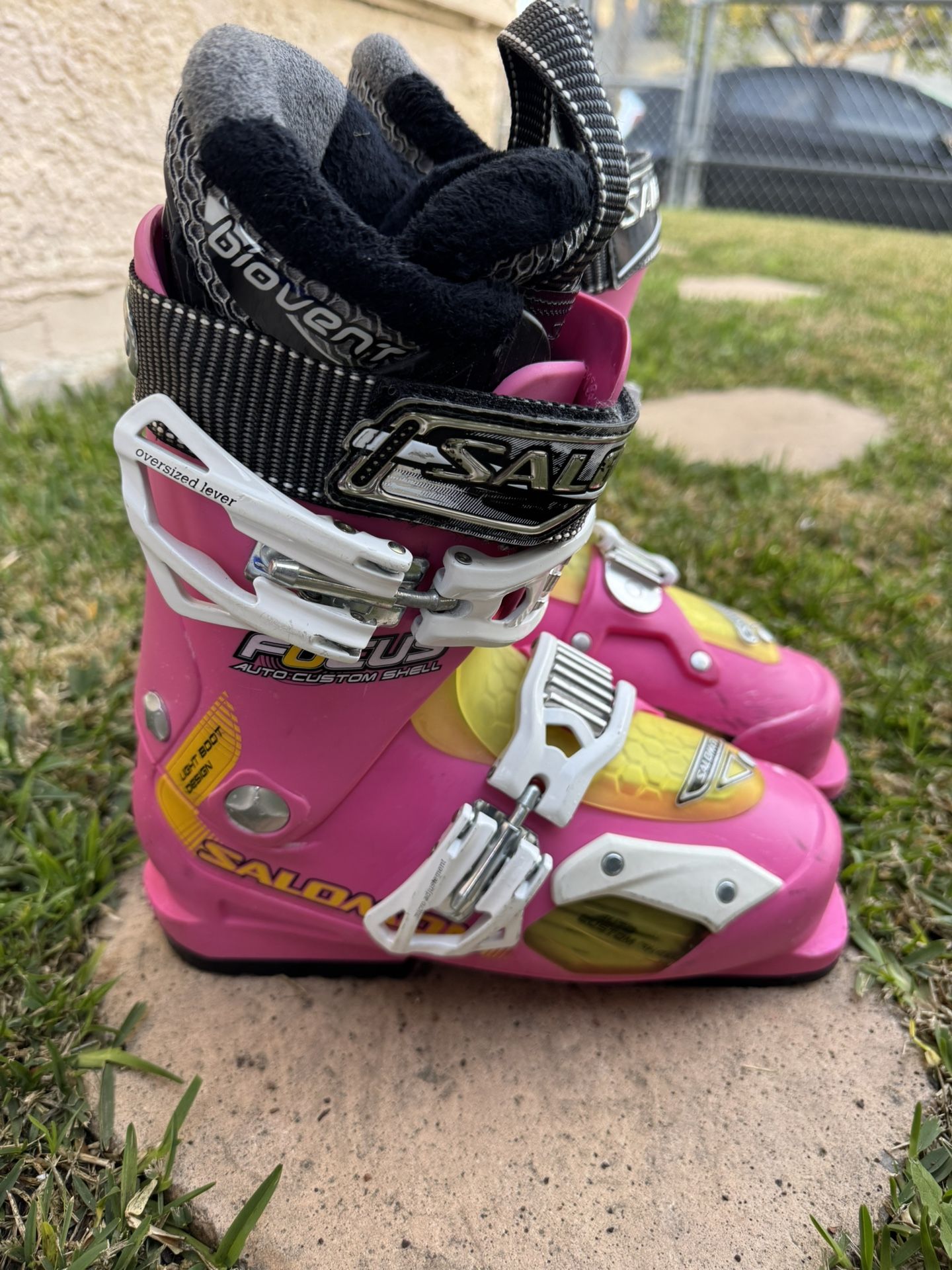Pink Women Salomon  Focus Ski Snow boots 23.5 Size Women 6.5 Men 5.5