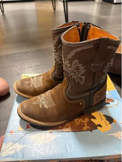 Youth cowboy boots size 13