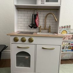 White Toddler Play Kitchen 