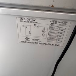 Insignia chest freezer (Model: NS-CZ70WH6) — roughly a 7.0 cu ft