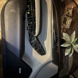 2014-2109 Cadillac CTS Driver Door Panel 