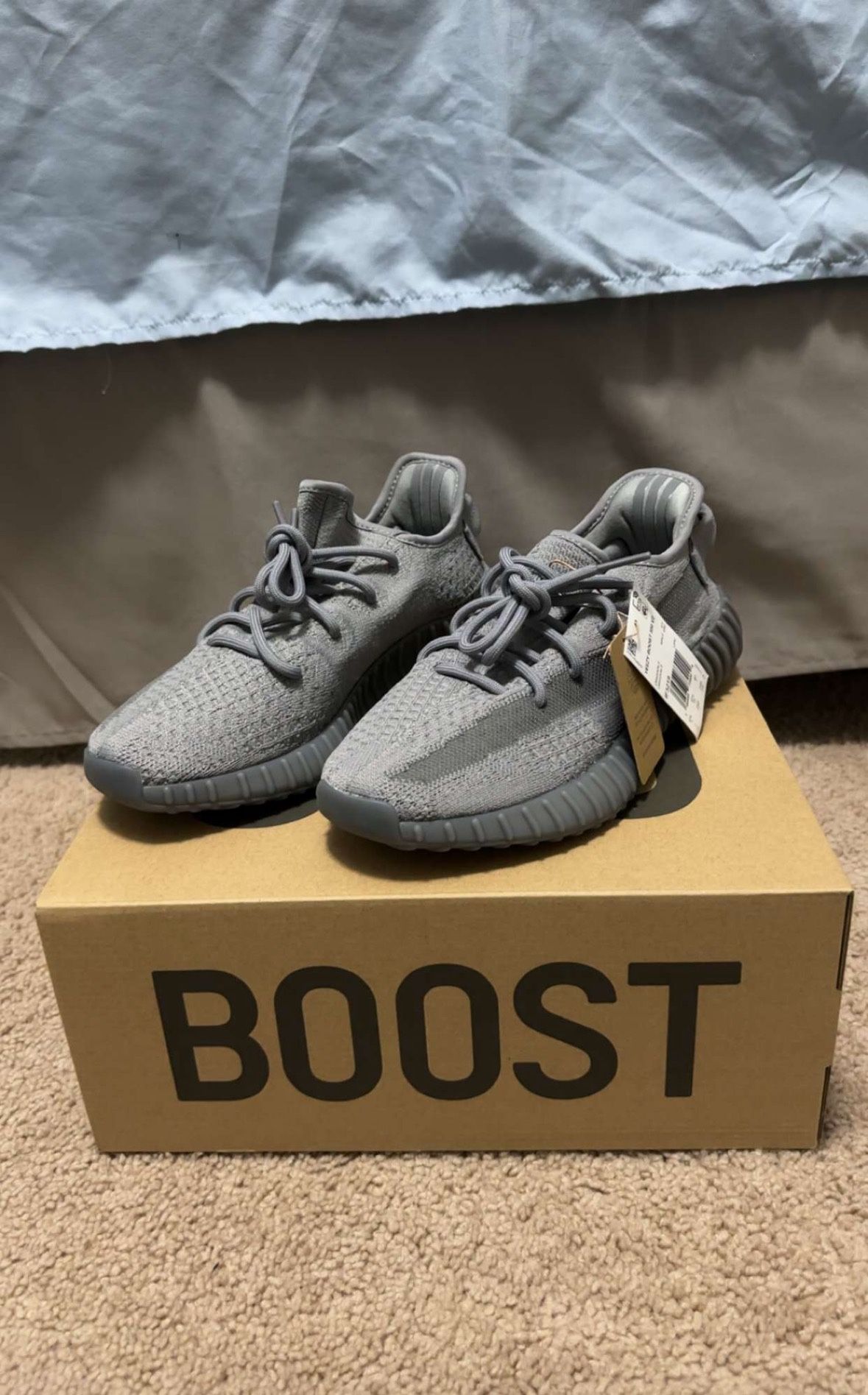 YEEZY 350 V2
