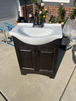 Bathroom vanity come with faucet