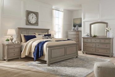 Beautiful Queen bedroom set