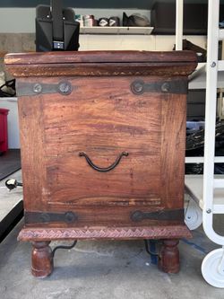 Pier 1 wooden trunk