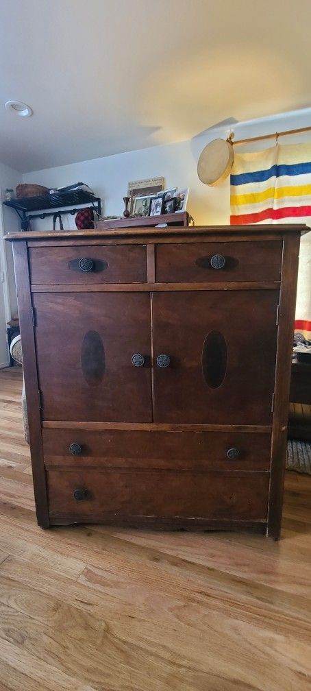 Antique Dresser With All Original Functioning Locks, Missing One Knob