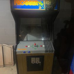 Frogger And Miss PAC MAN Arcade Game 