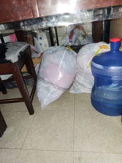 Hola Tengo Tres Bolsas De Ropa De Niñas Entre 7 Y 8 años