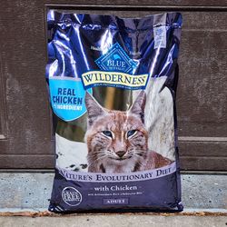 Blue Buffalo Dry Adult Cat Food Chicken