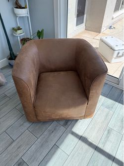 1 seater brown 360 chair