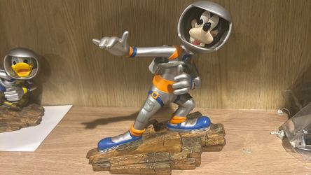 Used-  Disney Tomorrowland Goofy Astronaut Picture holder