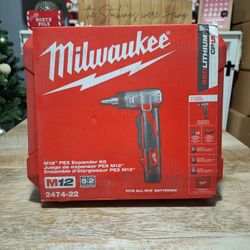 Milwaukee
M12 12-Volt Lithium-Ion Cordless PEX Expansion Tool Kit with (2) 1.5 Ah Batteries, (3) Expansion Heads and Hard Case