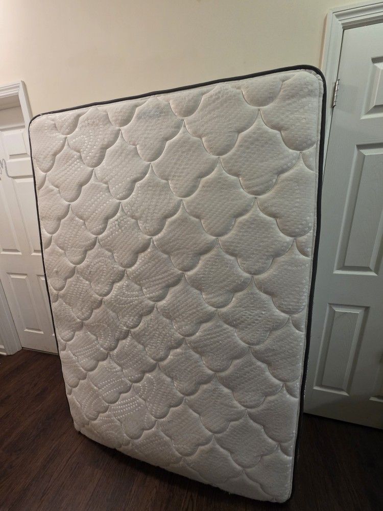 Full Size Mattress- Serious Inquiries Only