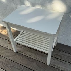 Cute White Solid Wood Side Coffee Table with Shelf Nightstand (Silver Lake)