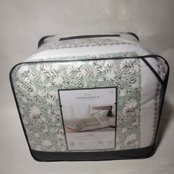 threshold queen comforter set 8 Pcs leaves print 