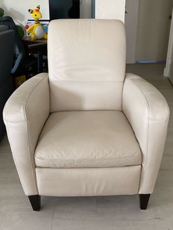 Natuzzi Cream Leather Recliner