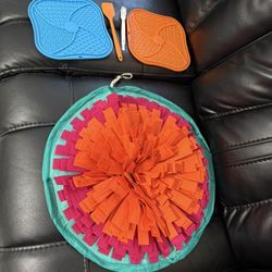 Dog Feeding Set With Snuffle Mat and Licking Mats