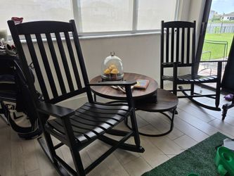 Beautiful and comfortable seating set in very good condition.