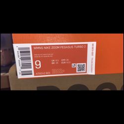 Womens Nike Shoes Size 9