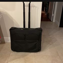 TUMI Black 24” Wheeled Garment Bag 22031D4 Large Trip Travel Wardrobe Black