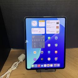 Apple iPad Pro 13-inch M4 256 gb no offers or trades please!!