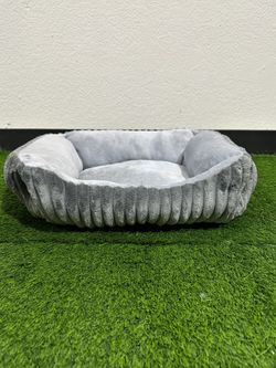 New Plush Gray Pet Bed – Super Soft & Cozy