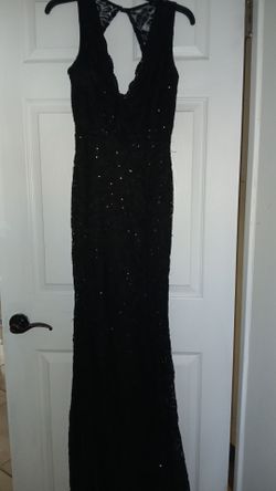 Black formal lace mermaid dress (size medium)
