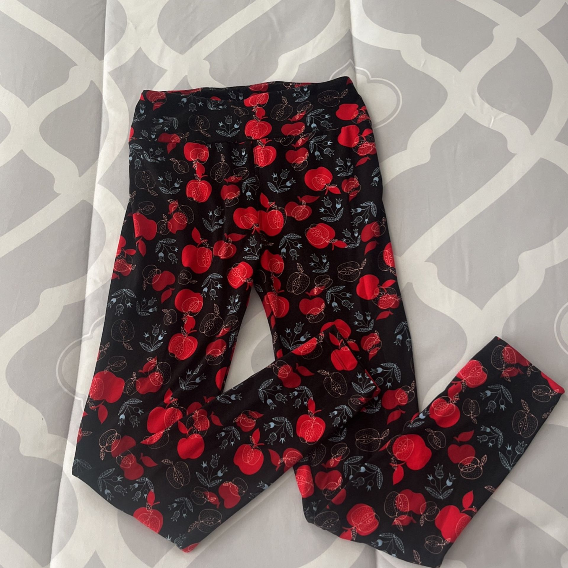 LuLaRoe Leggings Apples
