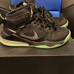 jordan mars 270 green glow