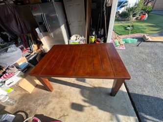 Dinning table and 5 chairs