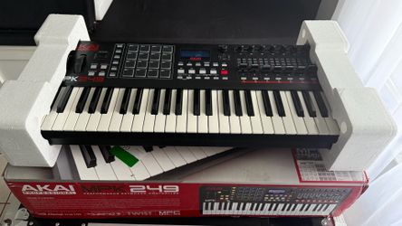 AKAI MPK249 Professional Keyboard Controller