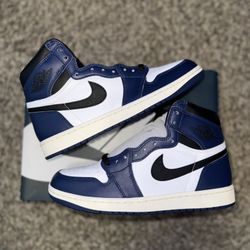 Air Jordan  Retro 1 “Midnight Navy” Size 9 (PLEASE READ DESCRIPTION FOR FULL DETAILS AND LOCATION)