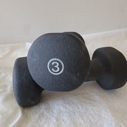 SET OF 2 3LB HAND WEIGHTS BLACK IN GREAT CONDITION 