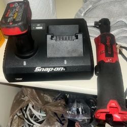 Snap-On Cordless Electric Ratchet Wrench 3/8 14.4V with 2.5Ah Battery & Charger