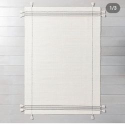 PR14#1-R61#6 ($75) Qty-2) 5' x 7' Simple Border Stripe with Corner Tassel Rug White/Gray - Hearth & Hand™ with Magnolia. (2 available)