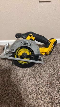 DEWALT 20V Cordless Circular Saw