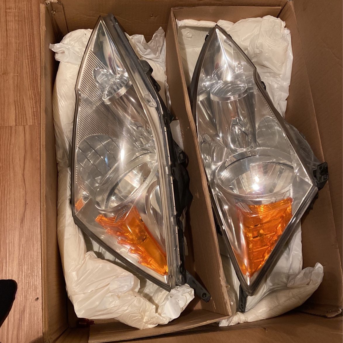 Honda CR-V Headlights