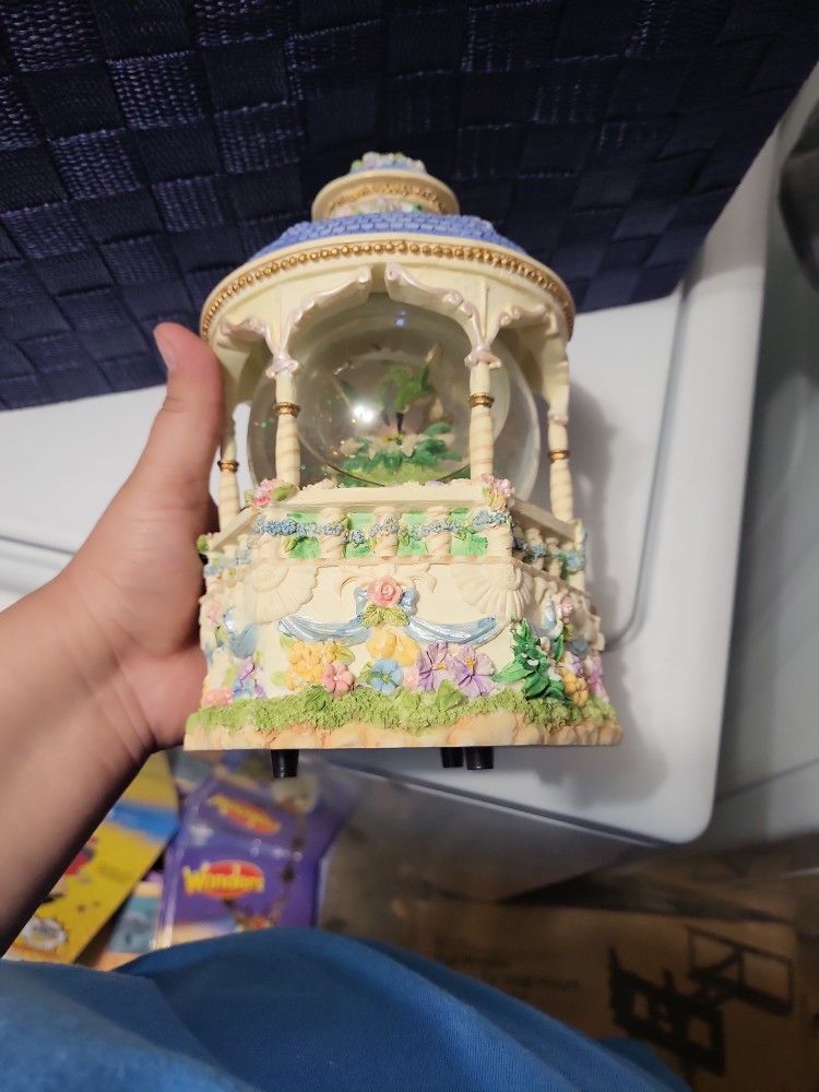 Humming Bird Snow Glob