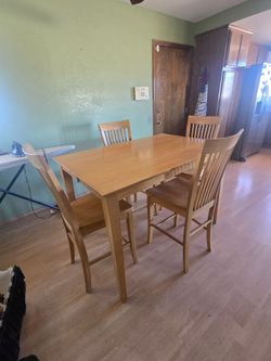 5 PC dining room set with adjustable table