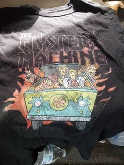 Scooby Doo Gang Mystery Machine shirt. https://offerup.com/redirect/?o=QmxhY2suTS5NaW50. $10 OBO
