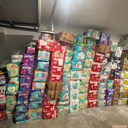 98 Baby Diapers Different Sizes Different Brands Everything For $2,500 