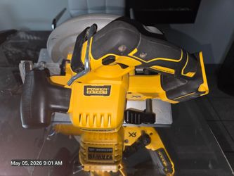 Dewalt XR circular saw 7 1/4 Used like new